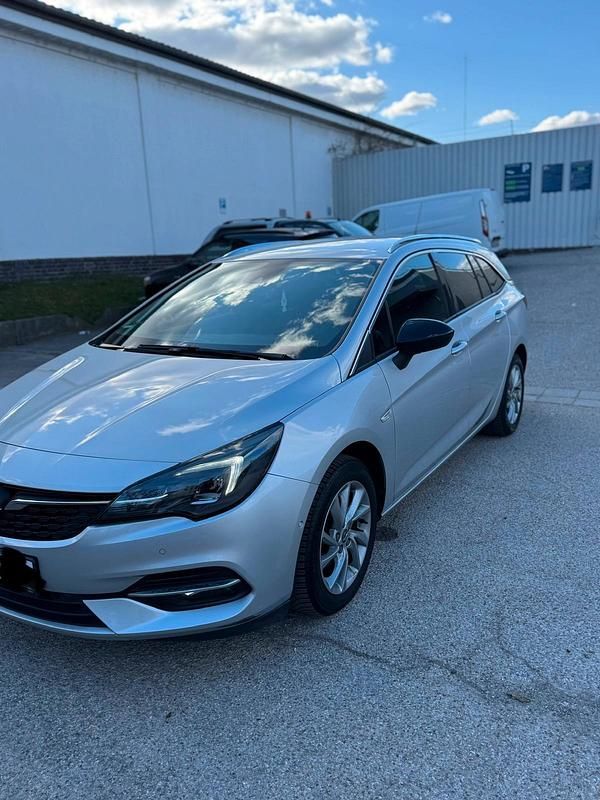Gebraucht Opel Astra 131 PS (96 kW) 2022 Grau Limousine