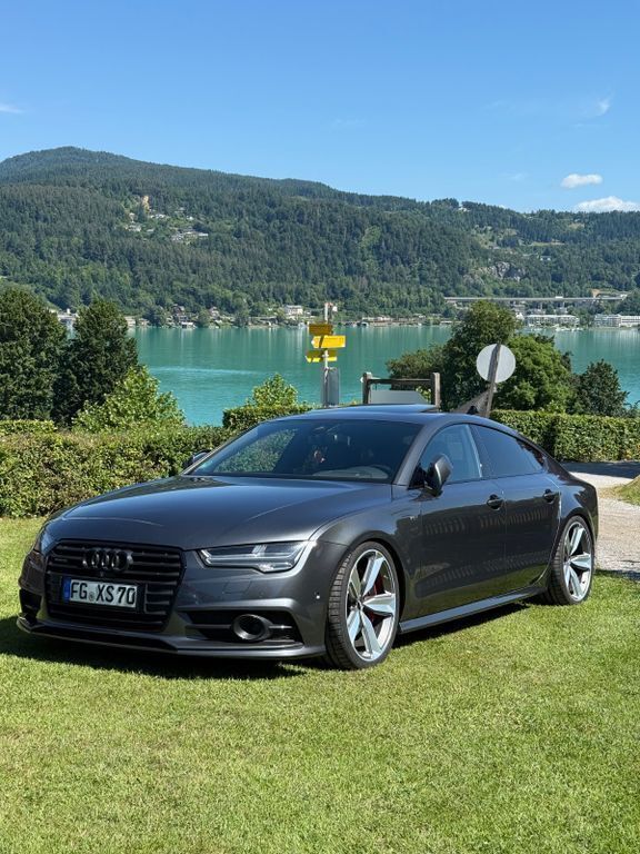Grau Gebraucht 2016 Audi A7 Ambiente Kleinwagen | 26.800 € (Teuer) - Bild 1/4