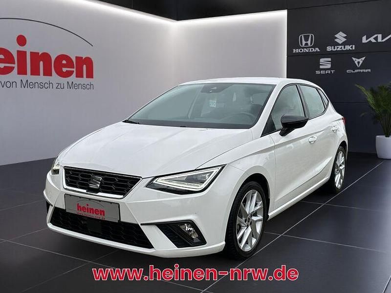 Weiß Gebraucht 2023 Seat Ibiza FR Kleinwagen | 16.959 € (Fairer Preis) - Bild 1/4