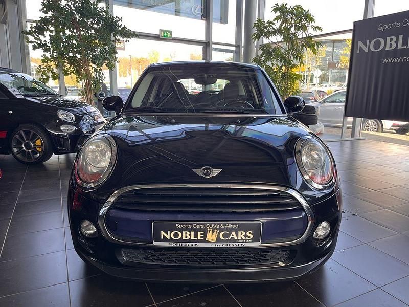 Gebraucht Mini Cooper 136 PS (100 kW) 2015 Midnight black metallic (metallic) Kleinwagen