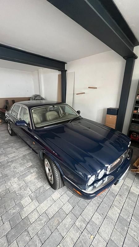 Gebraucht Jaguar XJ8 236 PS (173 kW) 2000 Blau Limousine