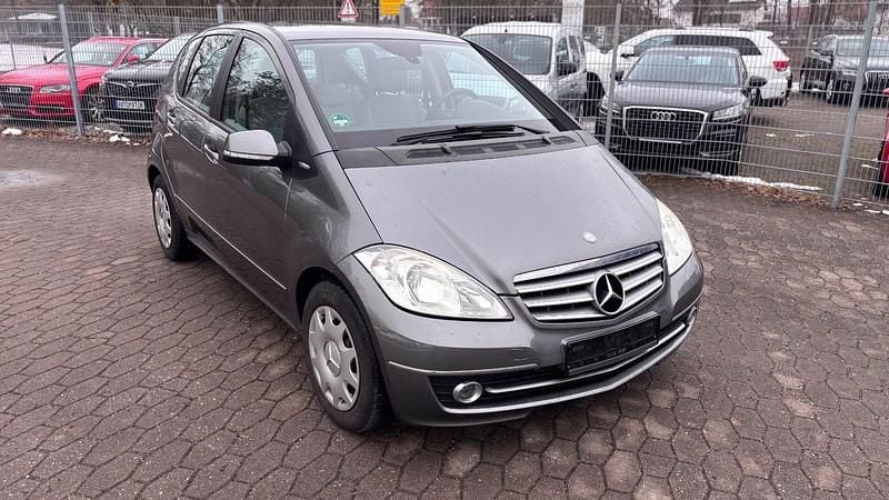 Gebraucht Mercedes A180 109 PS (80 kW) 2009 Grau Kleinwagen