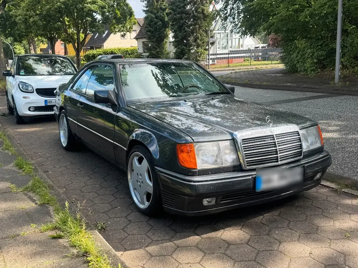 Gebraucht Mercedes 220 150 PS (110 kW) 1992 Schwarz Coupé