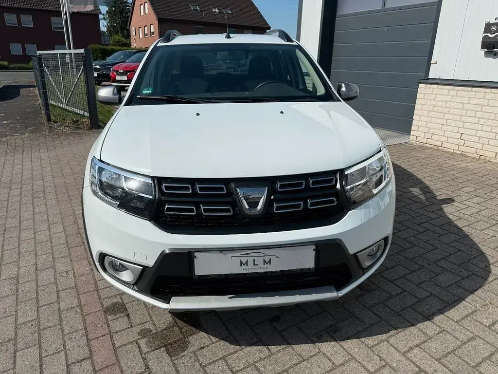 Gebraucht Dacia Logan MCV Stepway 101 PS (74 kW) 2020 Weiß Kombi