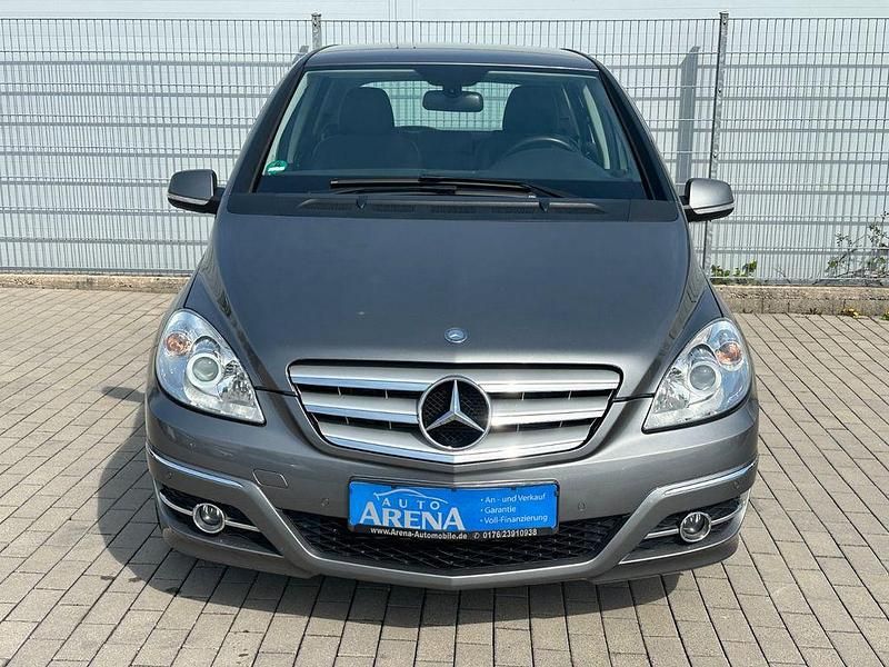 Gebraucht Mercedes B180 109 PS (80 kW) 2010 Grau Van / Kleinbus