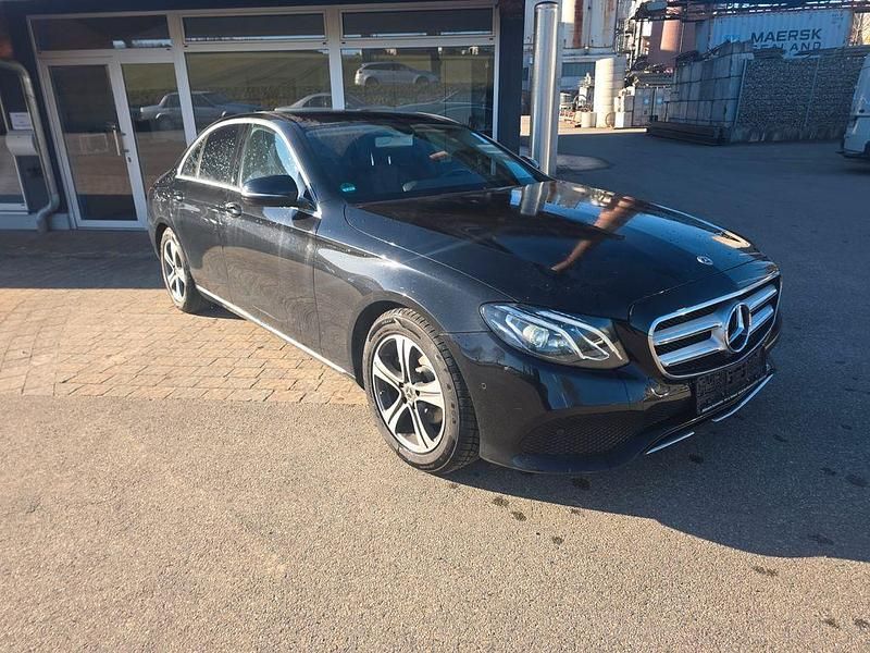 Gebraucht Mercedes E220 194 PS (142 kW) 2018 Schwarz Limousine