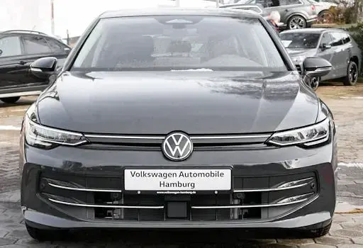 Neu VW Golf VIII Life 150 PS (110 kW) 2025 Grau Limousine