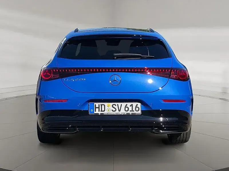 Gebraucht Mercedes CLA220 190 PS (139 kW) 2026 Klarblau metallic Kombi