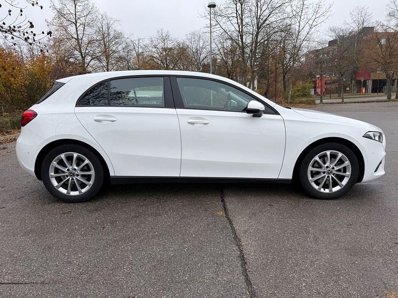 Gebraucht Mercedes A200 Advanced 163 PS (119 kW) 2021 Weiß Limousine