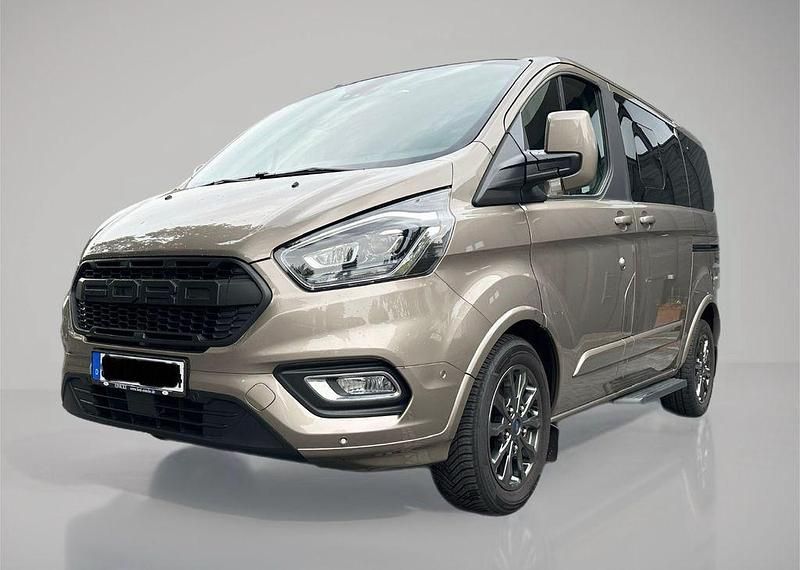 Silber Gebraucht 2022 Ford Tourneo Custom Titanium X Van / Kleinbus | 43.800 € (Etwas zu teuer) - Bild 1/4