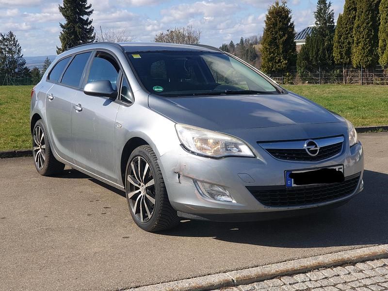 Gebraucht Opel Astra 125 PS (91 kW) 2011 Kombi