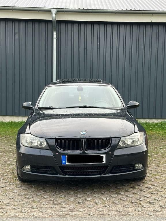 Schwarz Gebraucht 2007 BMW 320 Limousine | 3.100 € (Superpreis) - Bild 1/4