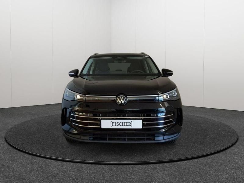 Gebraucht VW Tiguan Elegance 150 PS (110 kW) 2025 Grenadillschwarz metallic SUV