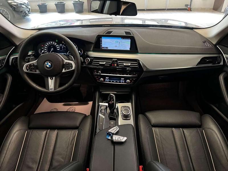Gebraucht BMW 540 Sport Line 320 PS (235 kW) 2018 Rhodonitsilber metallic Kombi