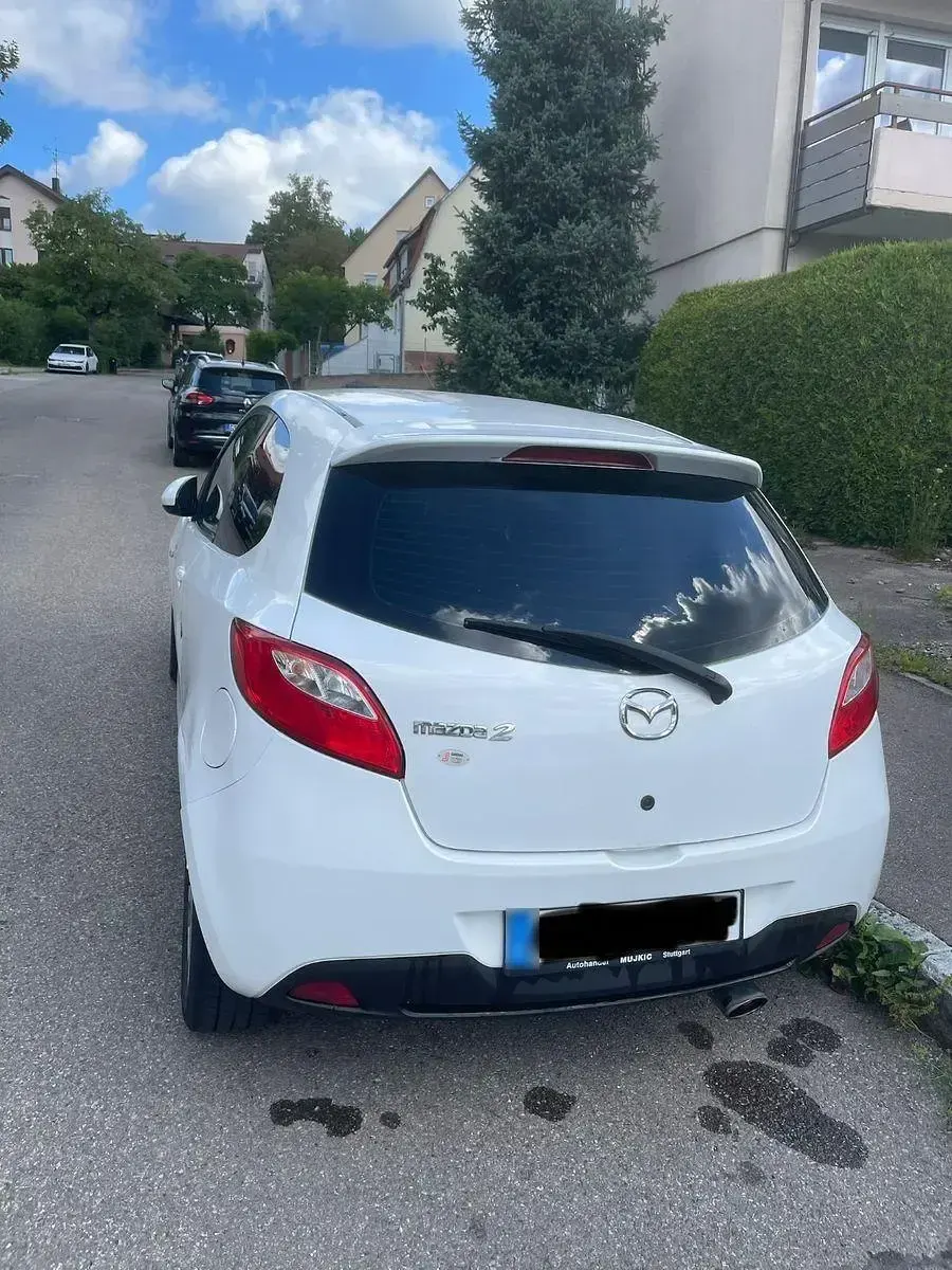 Gebraucht Mazda 2 Dynamic 103 PS (75 kW) 2009 Weiß Kleinwagen