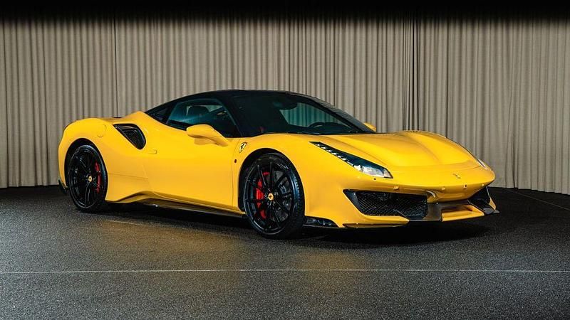 Second-hand Ferrari 488 721 CP (530 kW) 2020 Galben