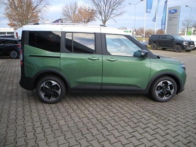 Neu Ford Tourneo Courier Active 125 PS (91 kW) 2025 Bursting green metallic Van / Kleinbus