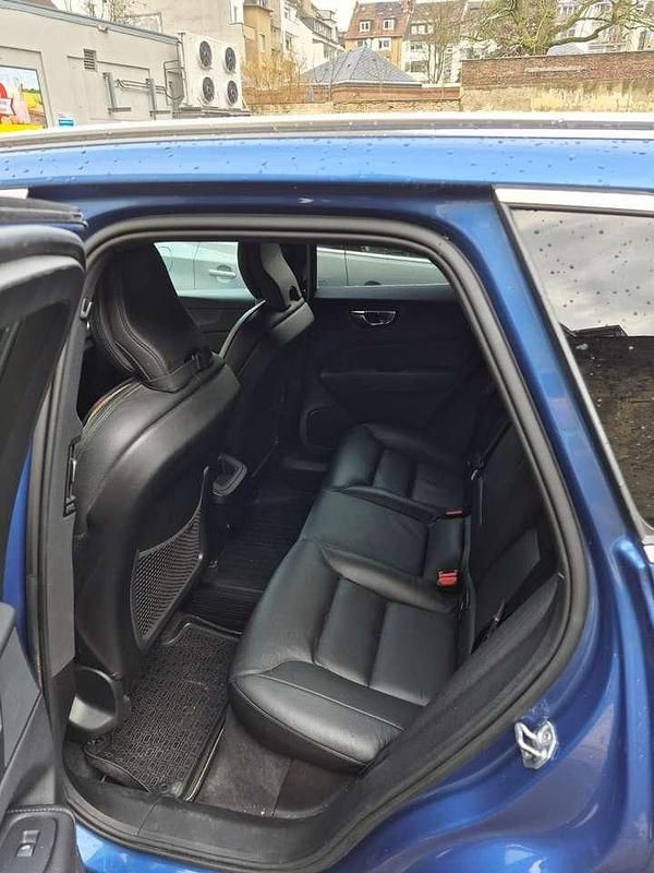 Gebraucht Volvo XC60 R-Design 190 PS (139 kW) 2018 Blau SUV