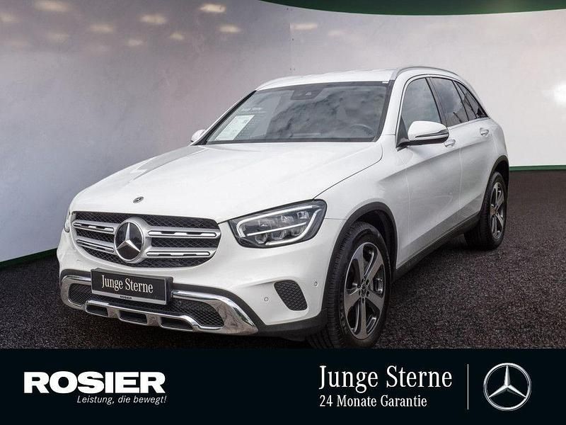 Weiss / polarweiß Gebraucht 2022 Mercedes GLC400d SUV | 47.550 € (Fairer Preis) - Bild 1/4