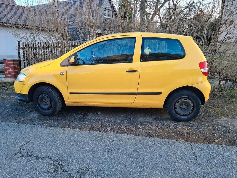 Gebraucht VW Fox 55 PS (40 kW) 2005 Gelb Kleinwagen