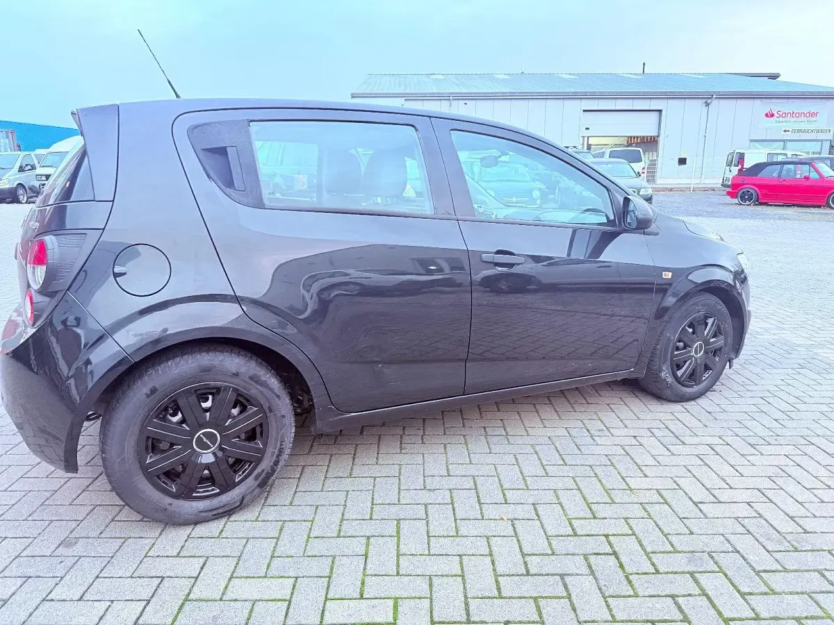 Gebraucht Chevrolet Aveo LT 86 PS (63 kW) 2012 Schwarz Kleinwagen