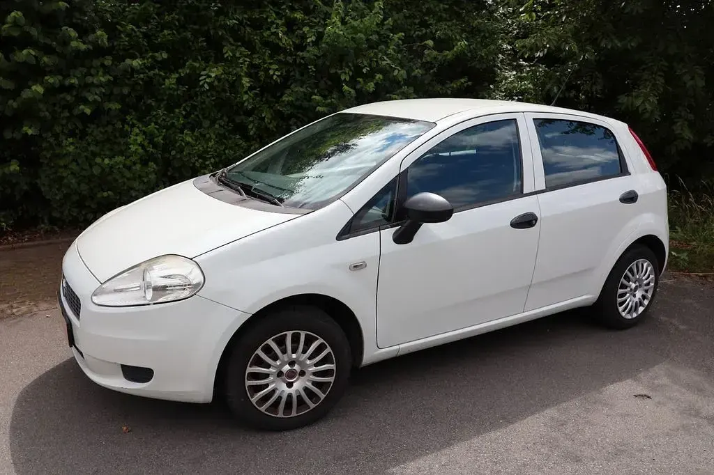 Gebraucht Fiat Grande Punto Active 77 PS (56 kW) 2009 Weiß Kleinwagen