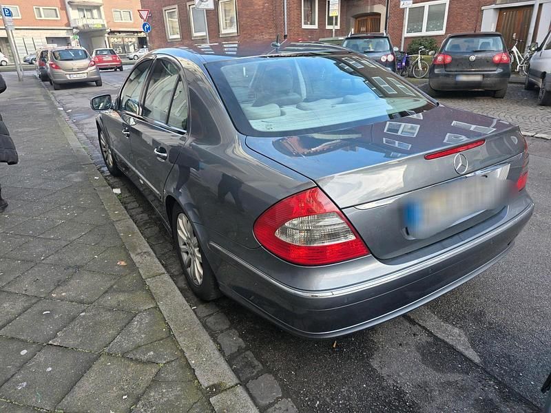 Gebraucht Mercedes E320 224 PS (164 kW) 2006 Grau Limousine