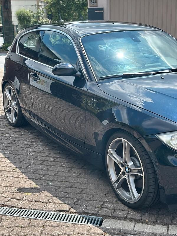 Gebraucht BMW 130 Sport Line 265 PS (194 kW) 2007 Andere farben Kleinwagen