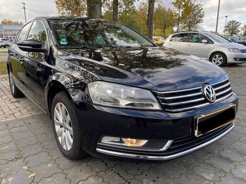 Schwarz Gebraucht 2013 VW Passat Comfortline Limousine | 7.900 € (Guter Preis) - Bild 1/4
