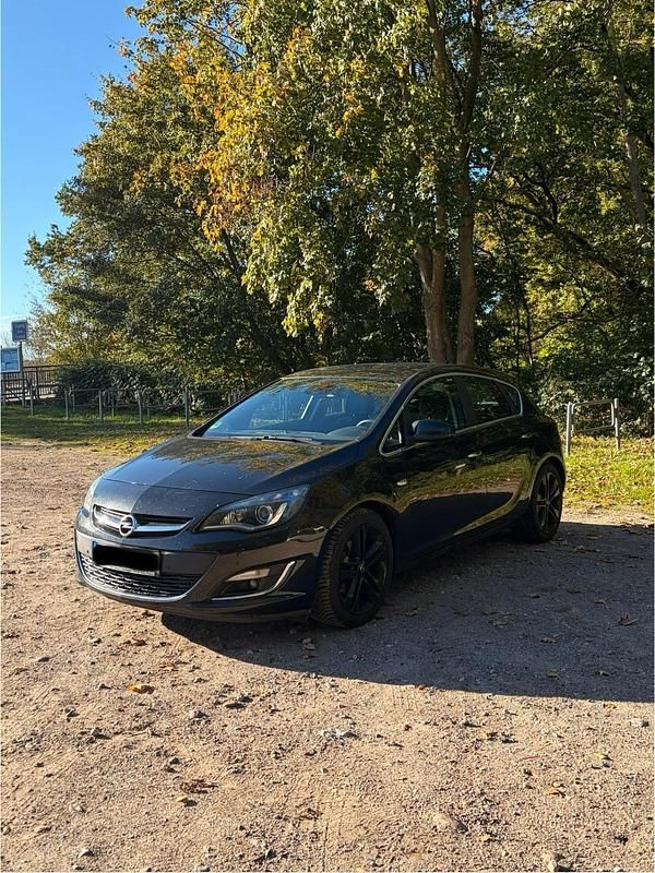 Gebraucht Opel Astra 179 PS (131 kW) 2013 Schwarz Limousine