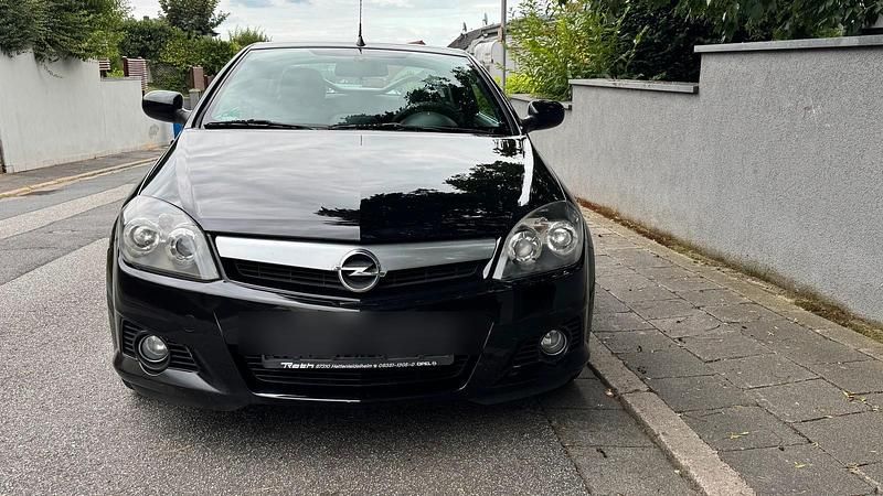 Schwarz Gebraucht 2005 Opel Tigra Cabrio | 2.500 € (Fairer Preis) - Bild 1/4