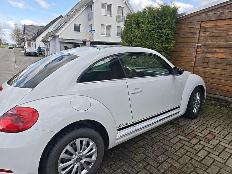Gebraucht VW Beetle CLUB 105 PS (77 kW) 2016 Weiß Kleinwagen