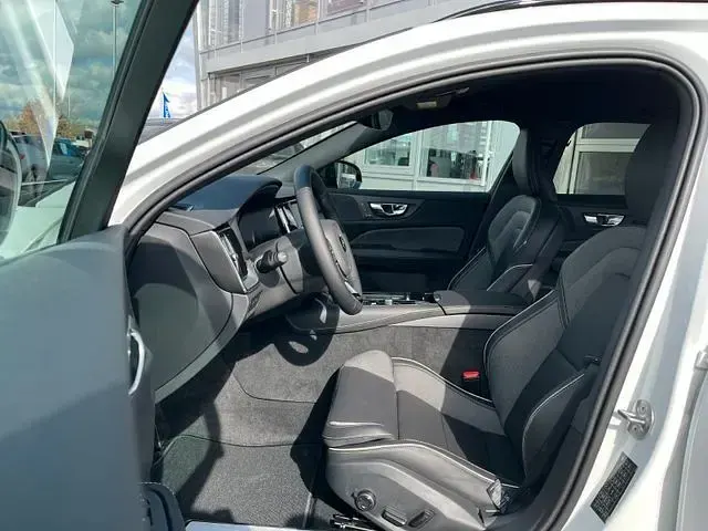 Gebraucht Volvo V60 Plus 398 PS (292 kW) 2024 Weiß Kombi