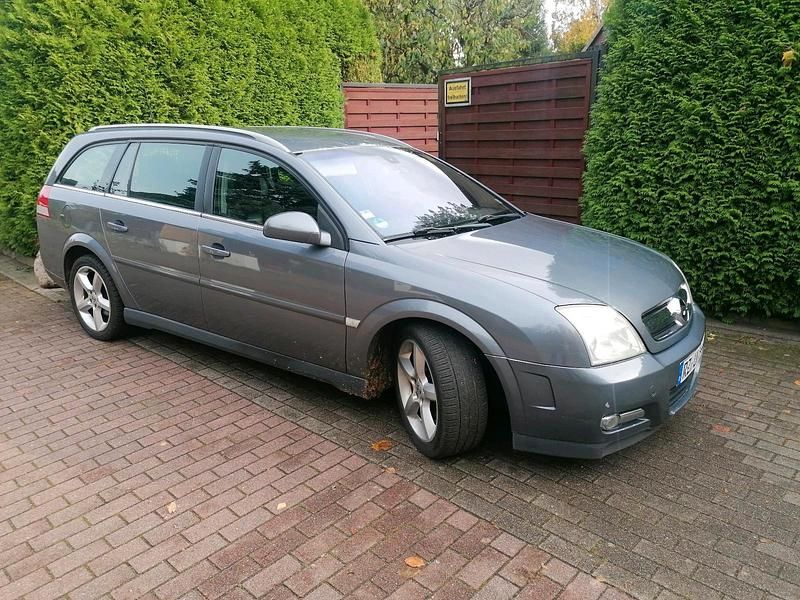Andere farben Gebraucht 2004 Opel Vectra Kombi | 999 € (Fairer Preis) - Bild 1/4