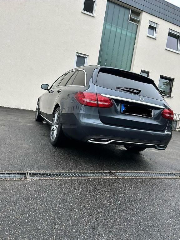 Gebraucht Mercedes E250 204 PS (150 kW) 2015 Grau Limousine