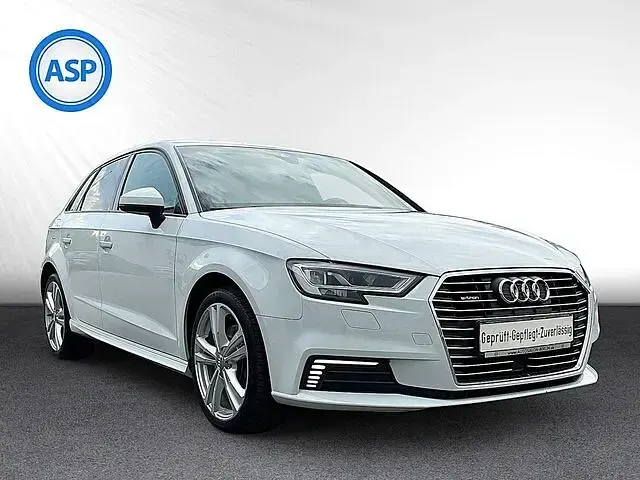 Gebraucht Audi A3 e-tron S-Line 150 PS (110 kW) 2020 Weiß (gletscherweiß metallic) Kleinwagen