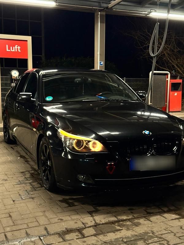 Gebraucht BMW 525 300 PS (220 kW) 2008 Schwarz Limousine