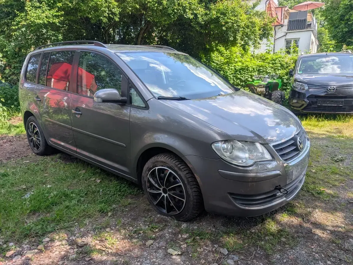 Gebraucht VW Touran 140 PS (102 kW) 2008 Grau Van / Kleinbus