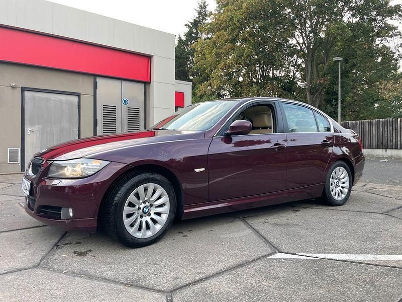 Rot Gebraucht 2008 BMW 325 Limousine | 3.500 € (Superpreis) - Bild 1/4