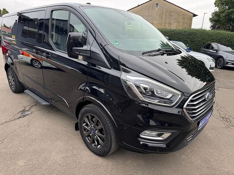 Gebraucht Ford Tourneo 185 PS (136 kW) 2020 Agate black Kombi