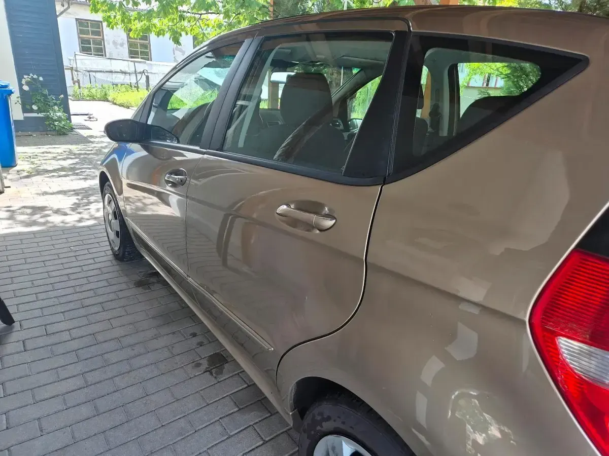 Gebraucht Mercedes A170 95 PS (69 kW) 2006 Gold Kleinwagen