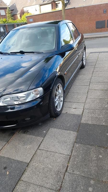 Gebraucht Opel Vectra 136 PS (100 kW) 2000 Schwarz Limousine