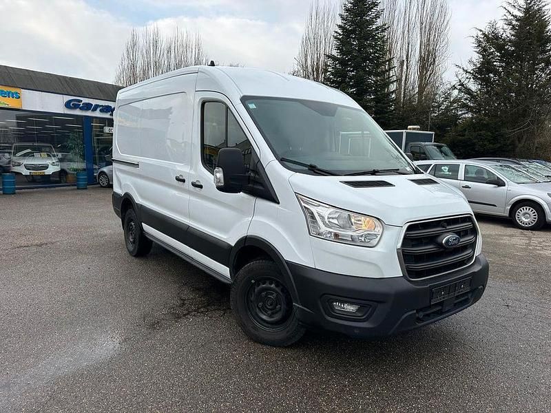 Używany Ford Transit Trend 131 KM (96 kW) 2022 Biały Sedan/Limuzyna