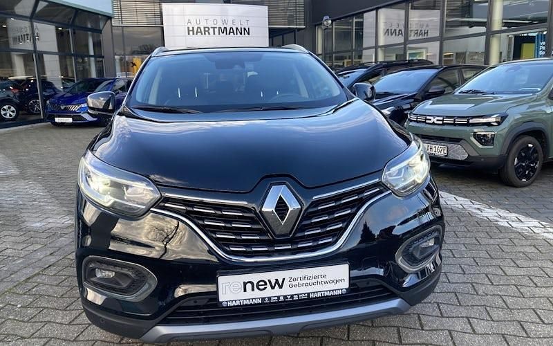 Blackpearlschwarz (schwarz) Gebraucht 2022 Renault Kadjar Techno SUV | 21.890 € (Etwas zu teuer) - Bild 1/3