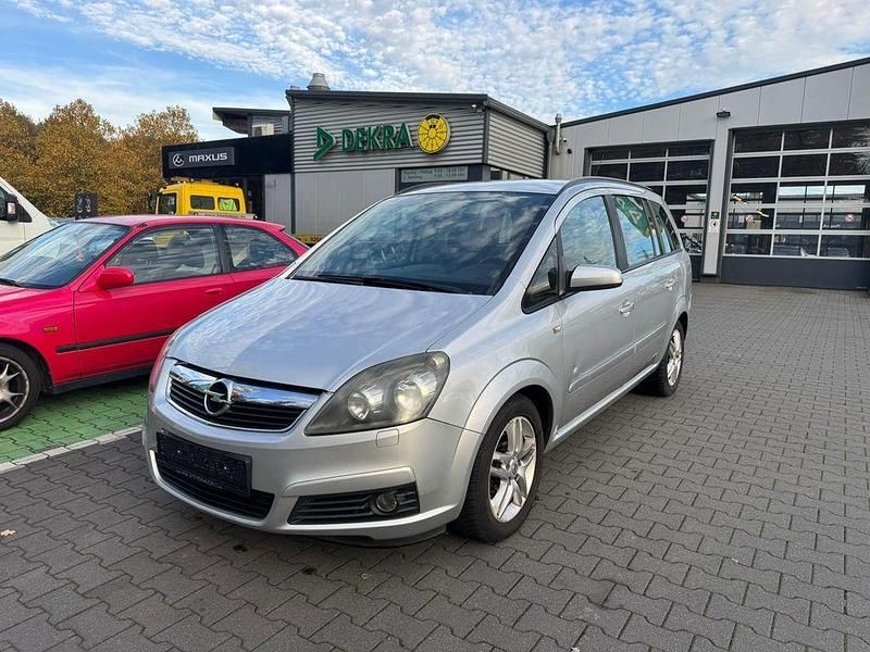 Silber Gebraucht 2007 Opel Zafira Edition Van / Kleinbus | 3.490 € (Etwas zu teuer) - Bild 1/4