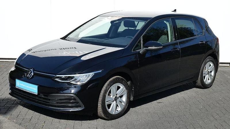 Gebraucht VW Golf VIII Life 110 PS (80 kW) 2022 Schwarz Limousine