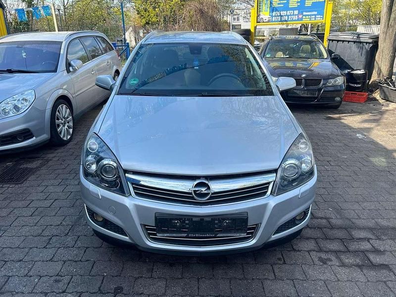 Używany Opel Astra Innovation 116 KM (85 kW) 2009 Srebrny Kombi