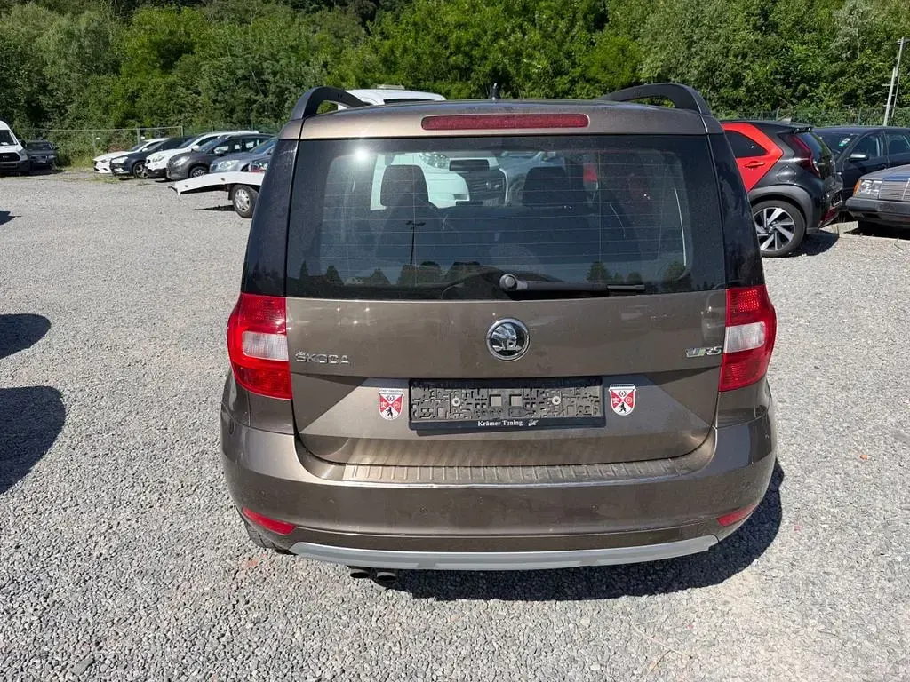 Gebraucht Skoda Yeti Ambition 125 PS (91 kW) 2016 Matobraun metallic SUV