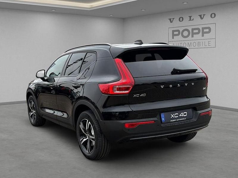 Neu Volvo XC40 Plus 197 PS (144 kW) 2026 Onyx black SUV
