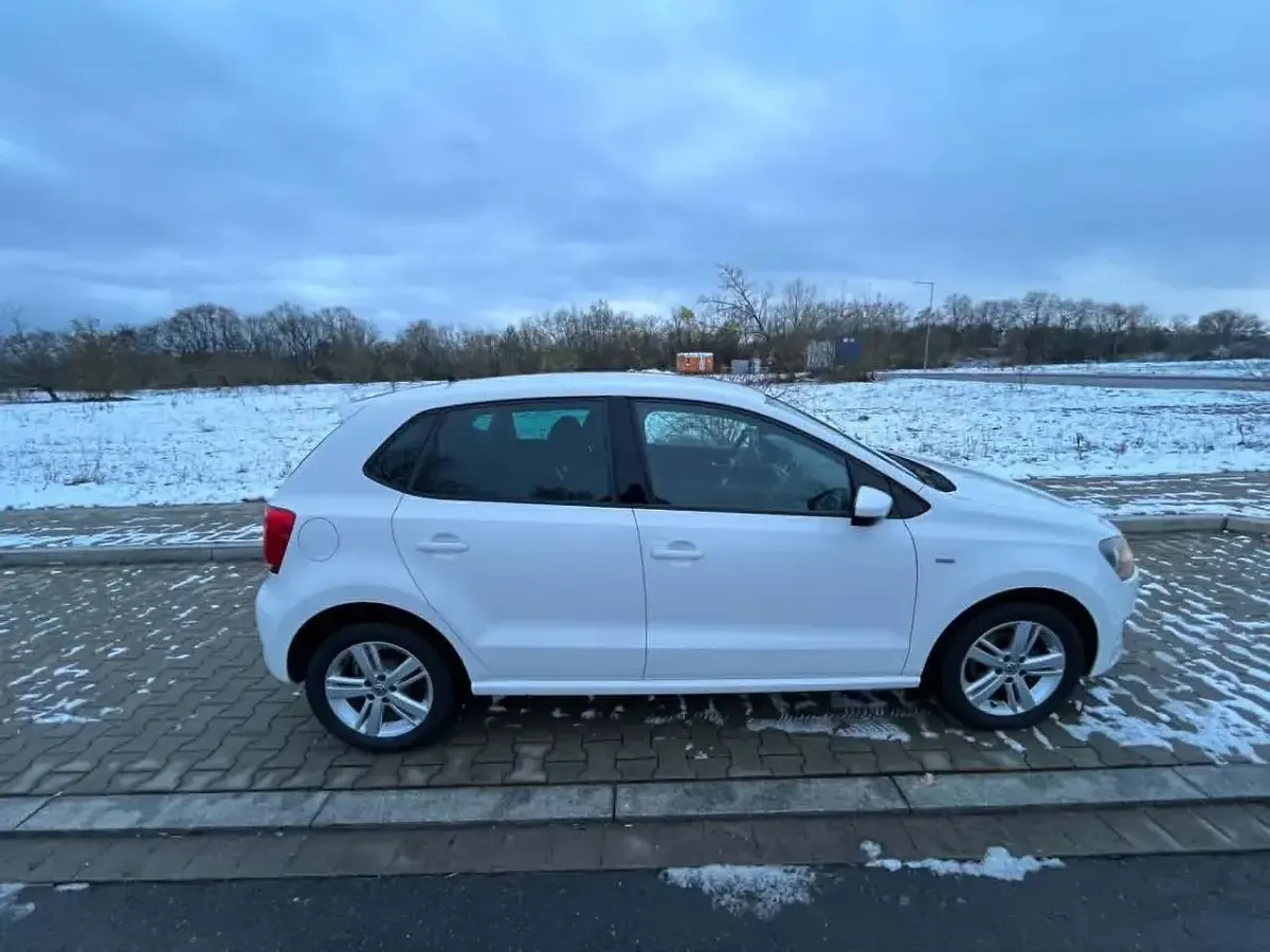 Gebraucht VW Polo Life 69 PS (50 kW) 2014 Weiß Limousine